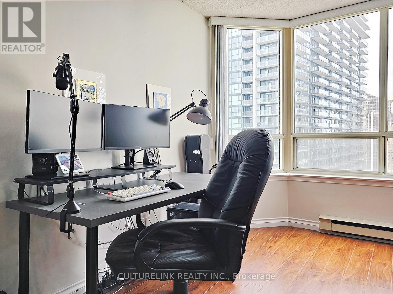 #2215 30 GREENFIELD AVENUE - 11