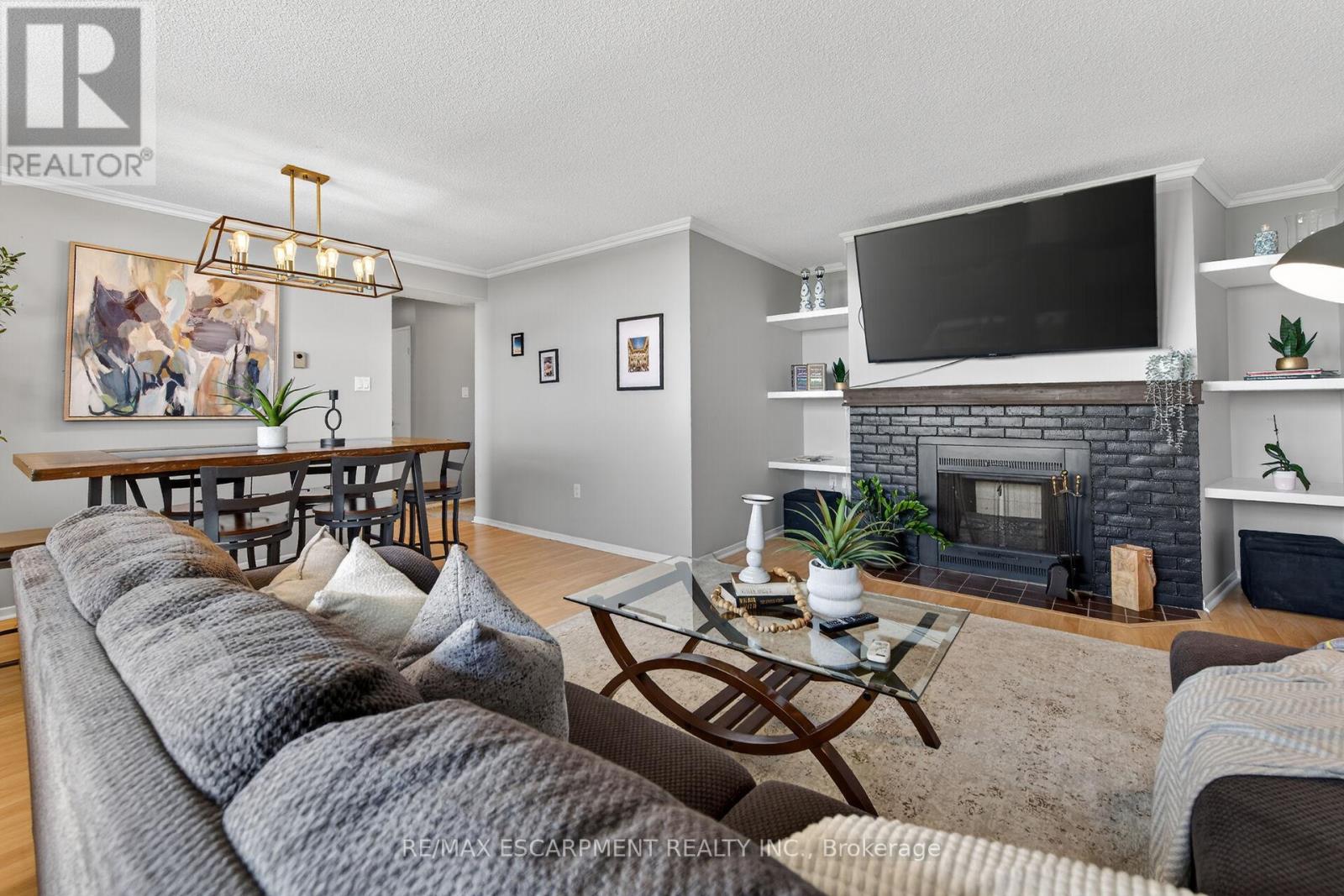 #1005 700 DYNES ROAD - 18