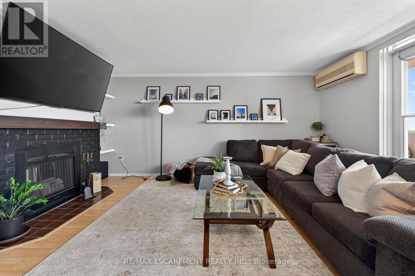 #1005 700 DYNES ROAD - 19