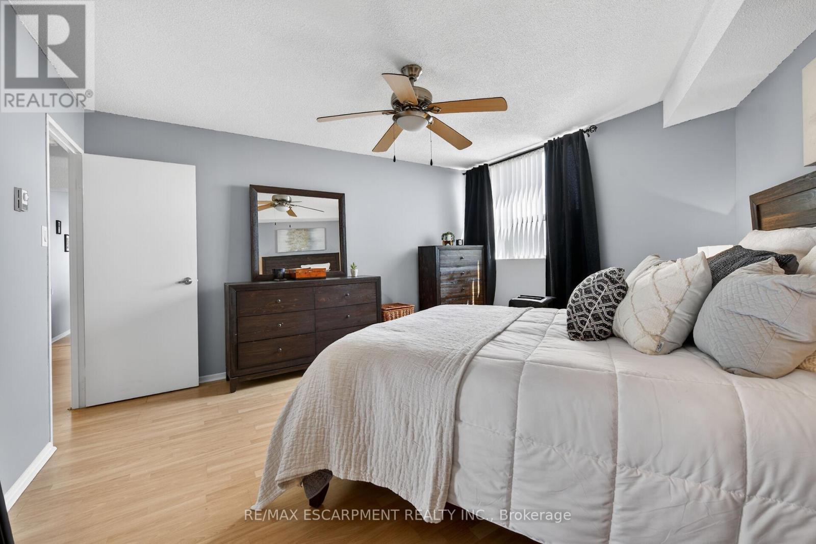#1005 700 DYNES ROAD - 26