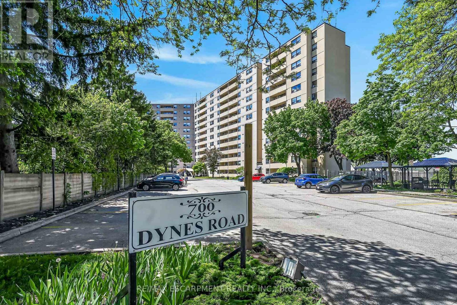 #1005 700 DYNES ROAD - 5