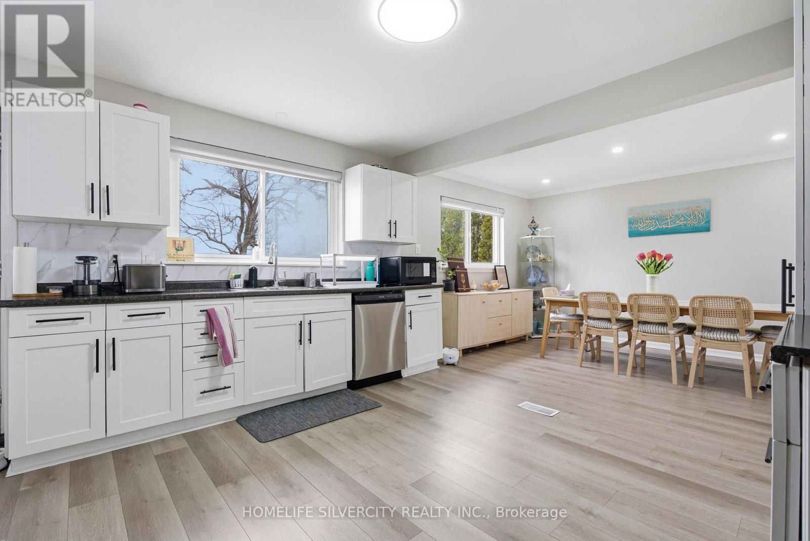 578 TRAFFORD CRESCENT - 6
