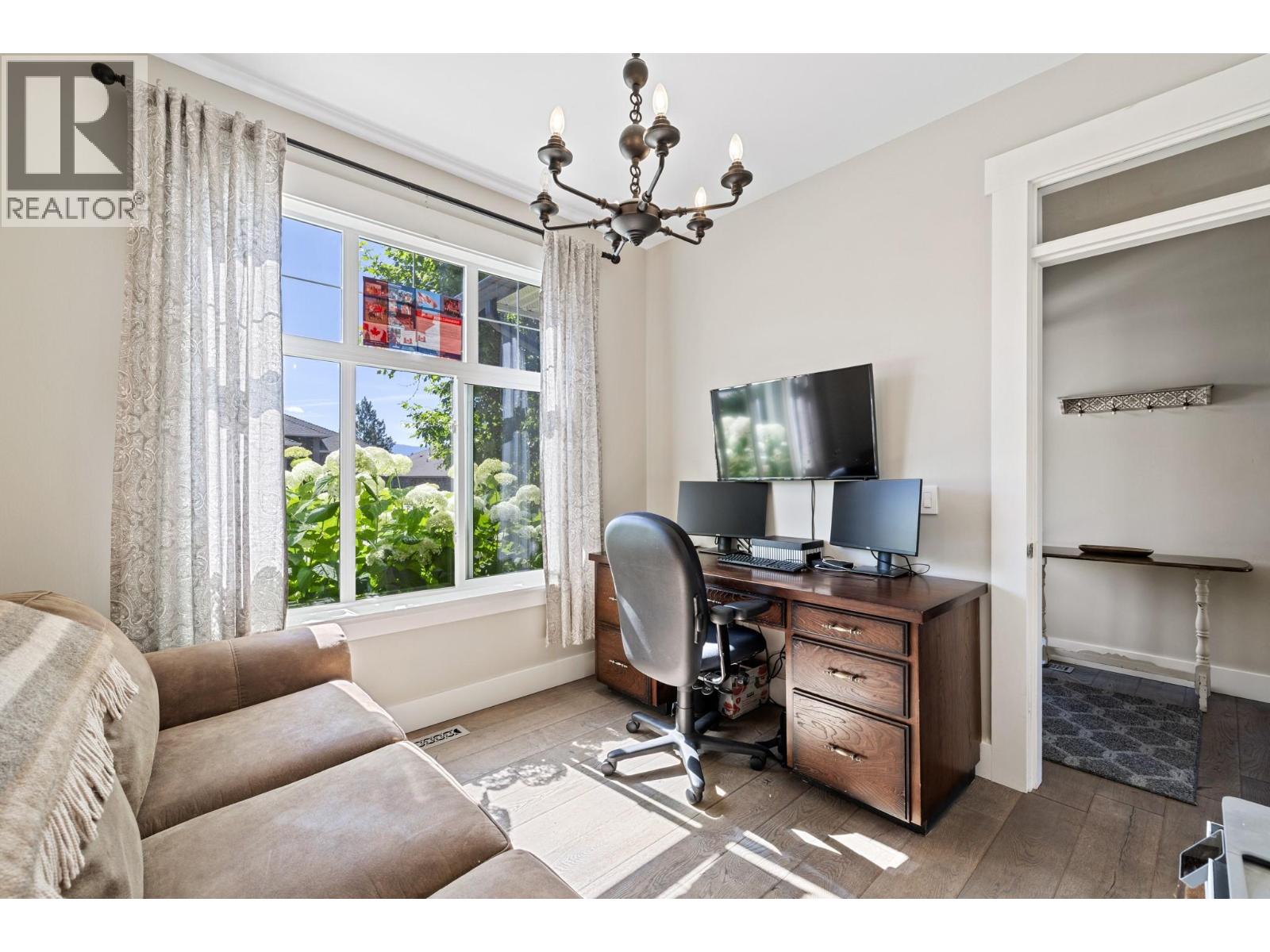  1143 Peak Point Drive, West Kelowna