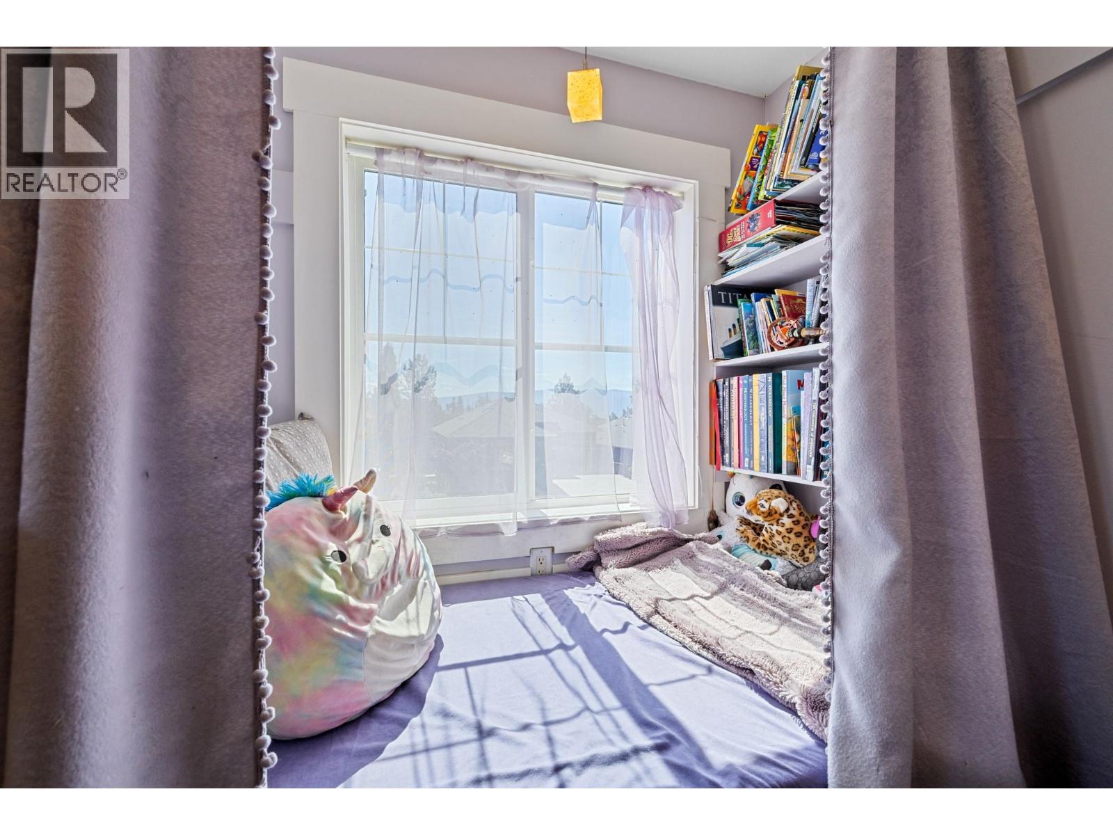  1143 Peak Point Drive, West Kelowna