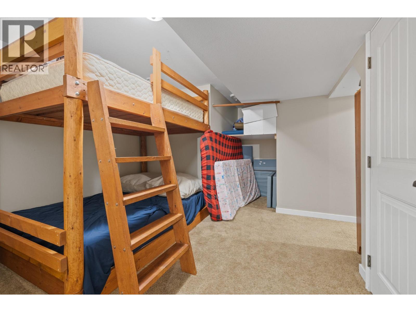  1143 Peak Point Drive, West Kelowna