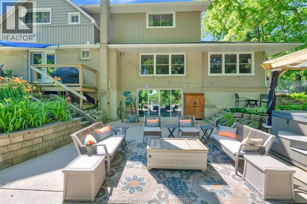472 SYDENHAM STREET - 3