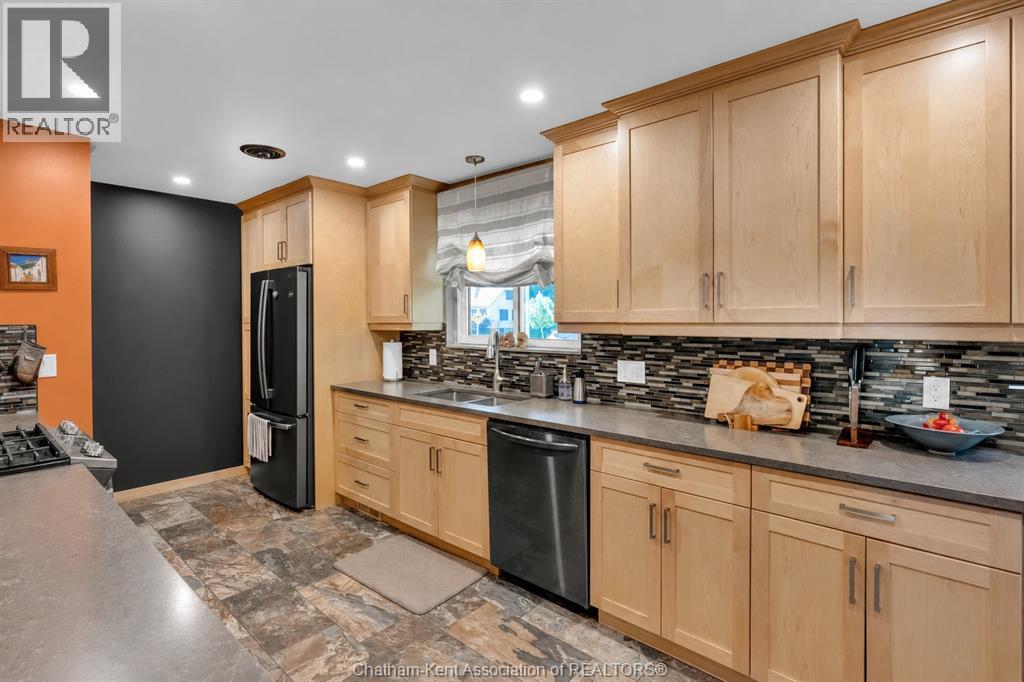 472 SYDENHAM STREET - 24