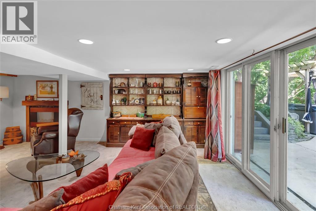 472 SYDENHAM STREET - 39