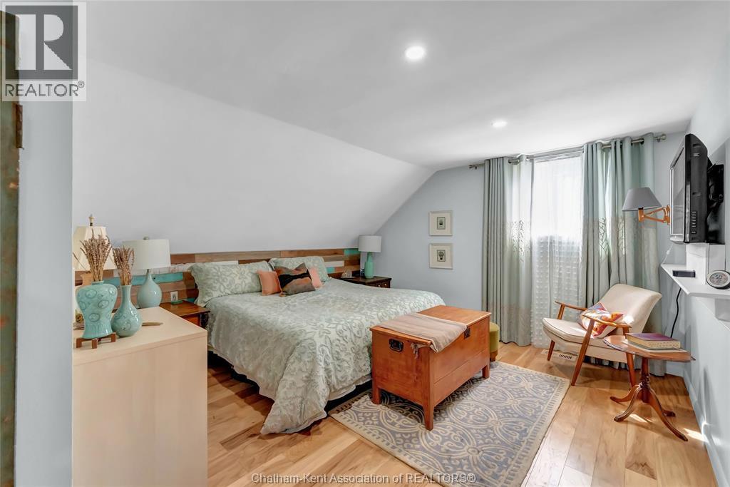 472 SYDENHAM STREET - 33