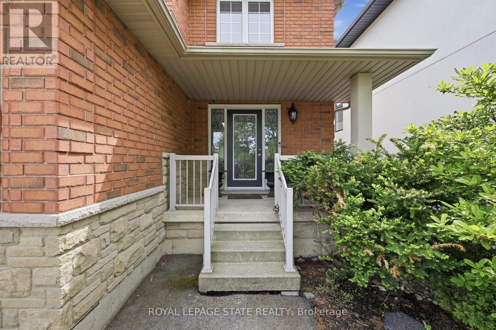84 DUNCAIRN CRESCENT - 3