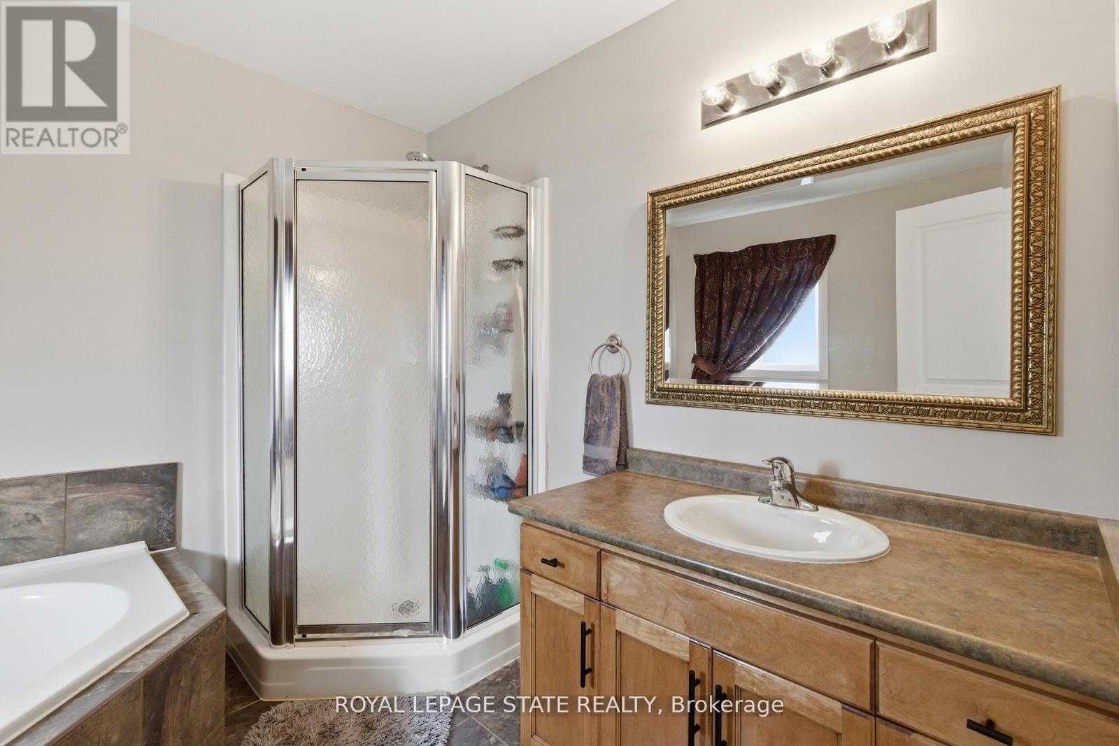 84 DUNCAIRN CRESCENT - 30