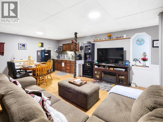 18 WILSON DRIVE - 22