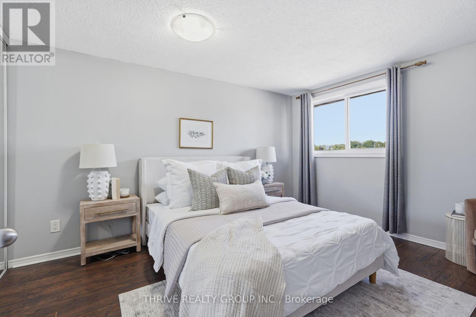 #10 215 COMMISSIONERS ROAD W - 14