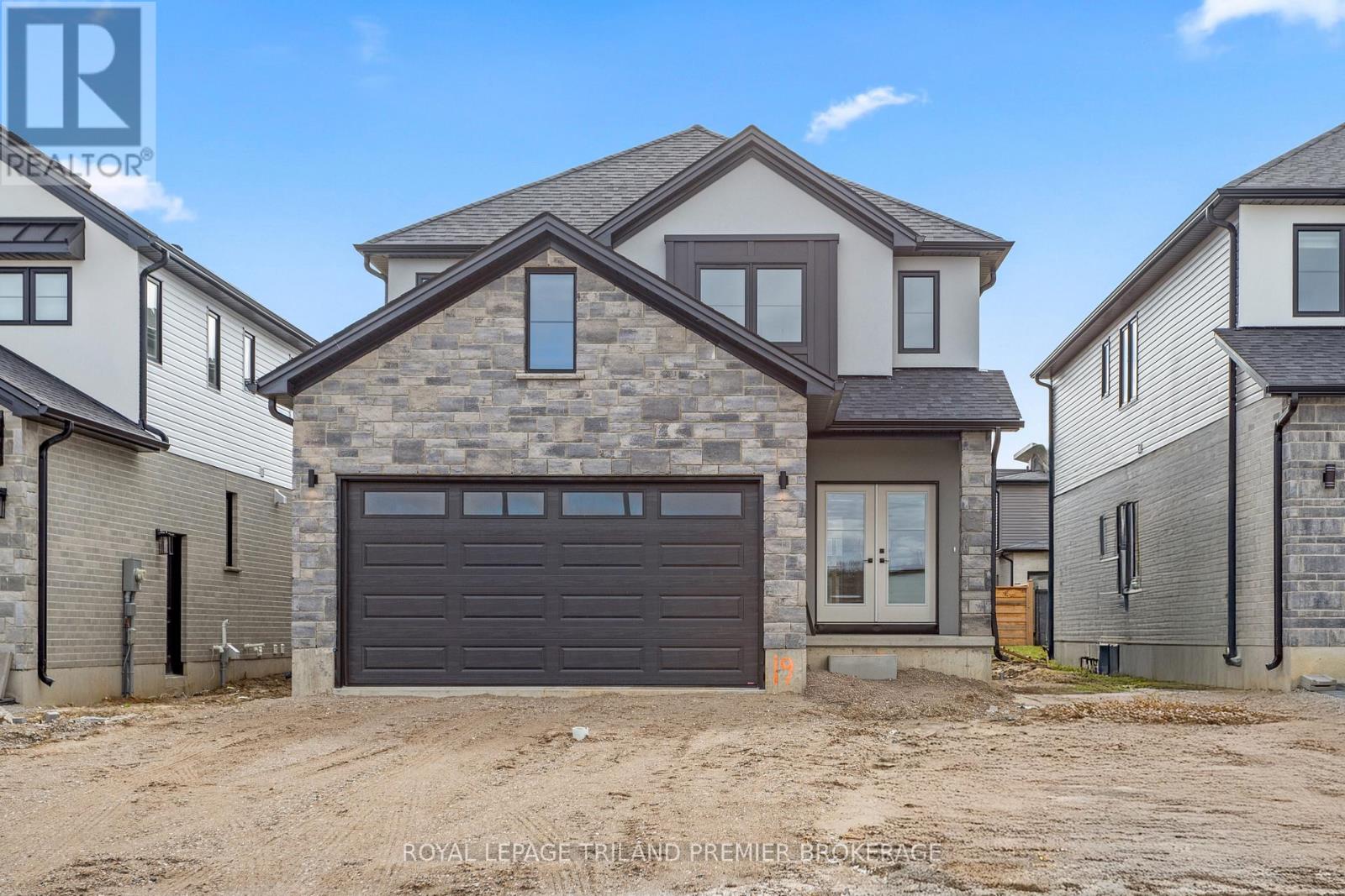 4375 SAGEBRUSH CRESCENT - 1