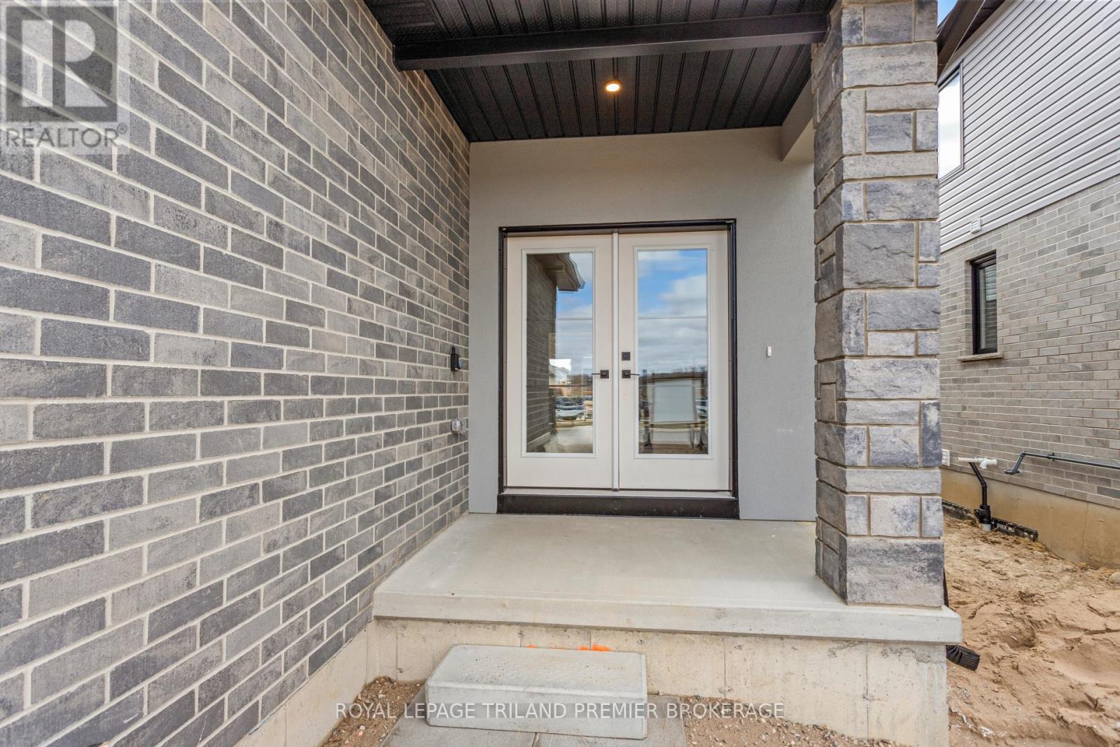 4375 SAGEBRUSH CRESCENT - 2