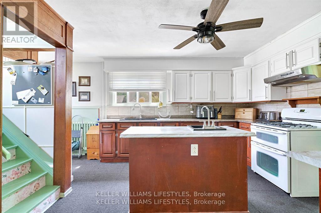 93 SARAH STREET - 12