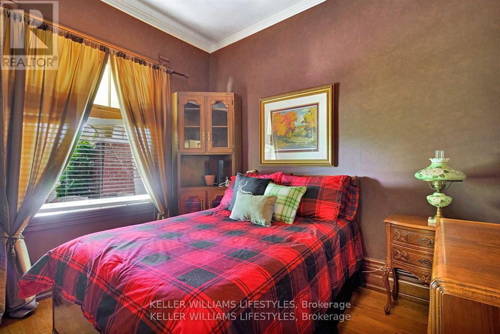 93 SARAH STREET - 23