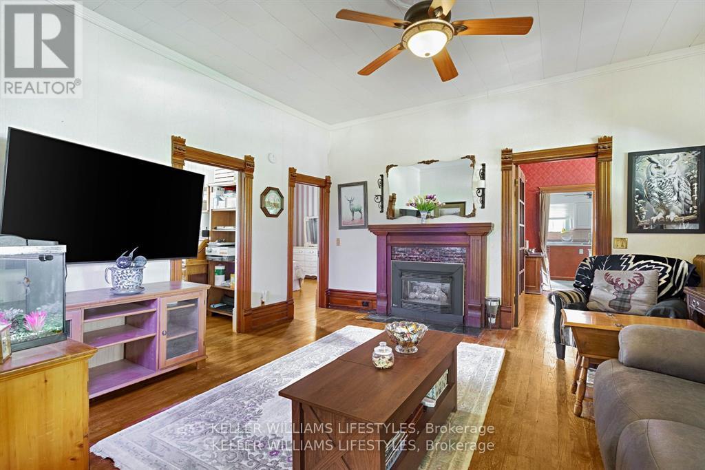 93 SARAH STREET - 9