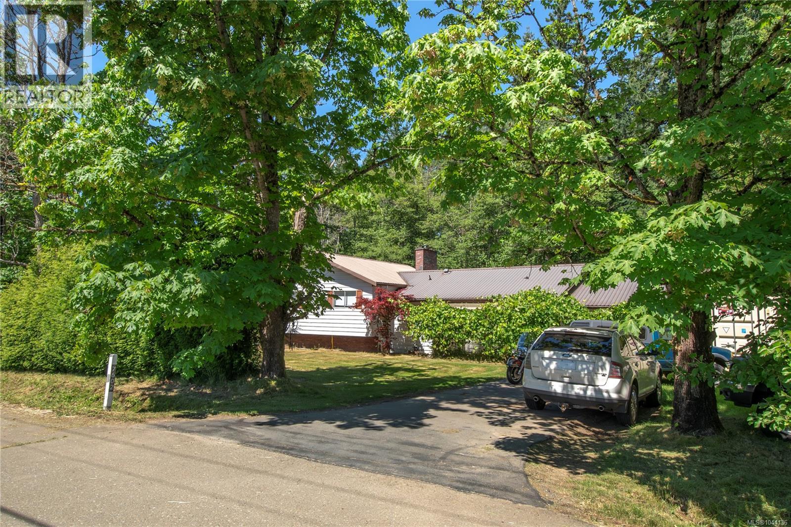 7602 Island Hwy N - 1