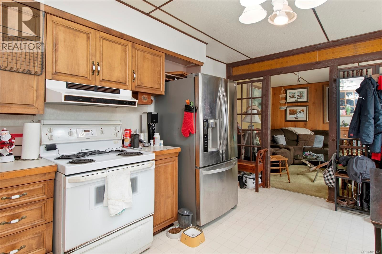 7602 Island Hwy N - 12
