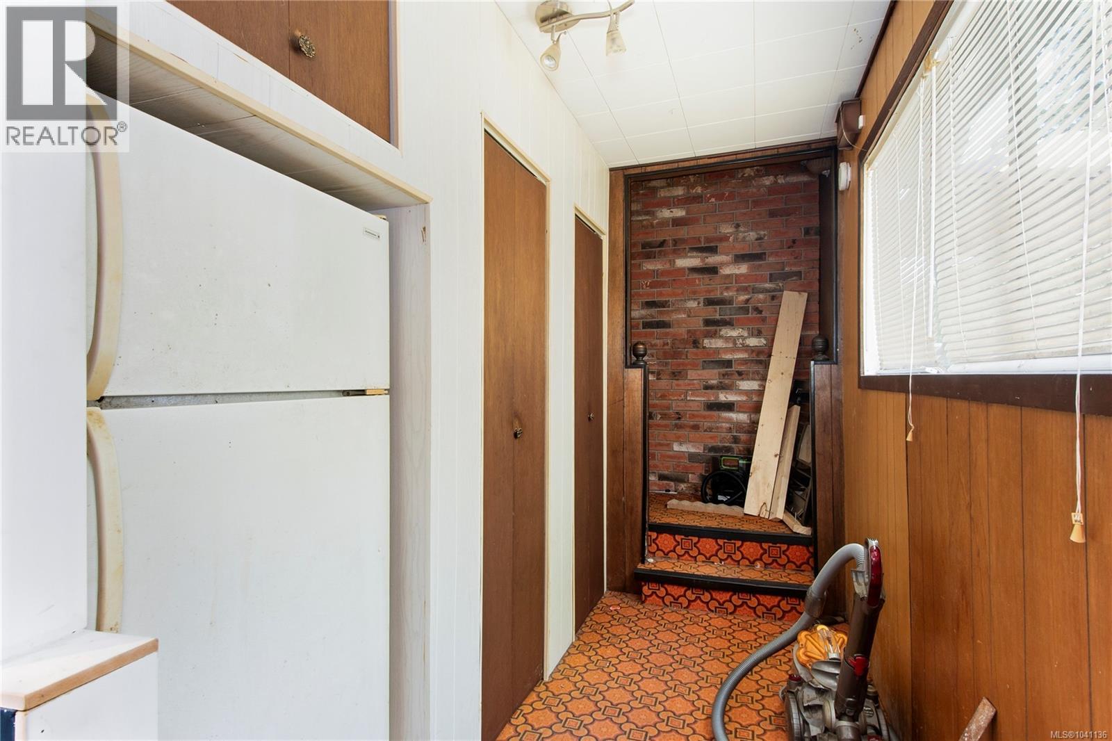 7602 Island Hwy N - 19
