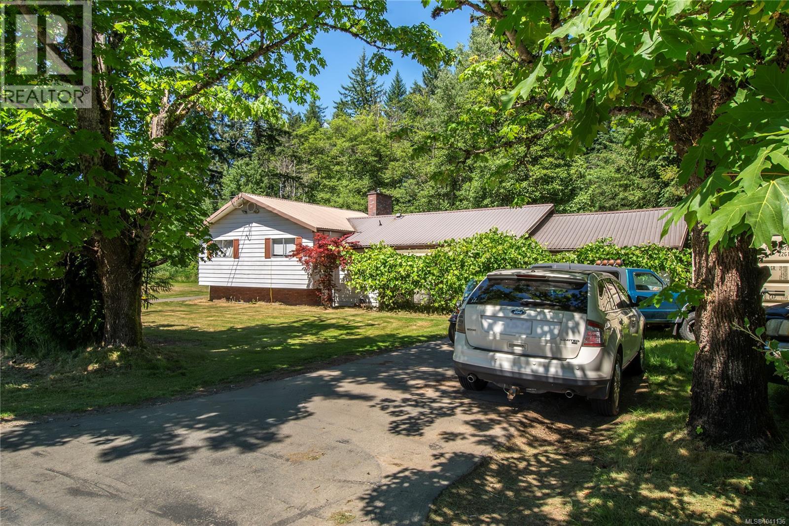 7602 Island Hwy N - 2
