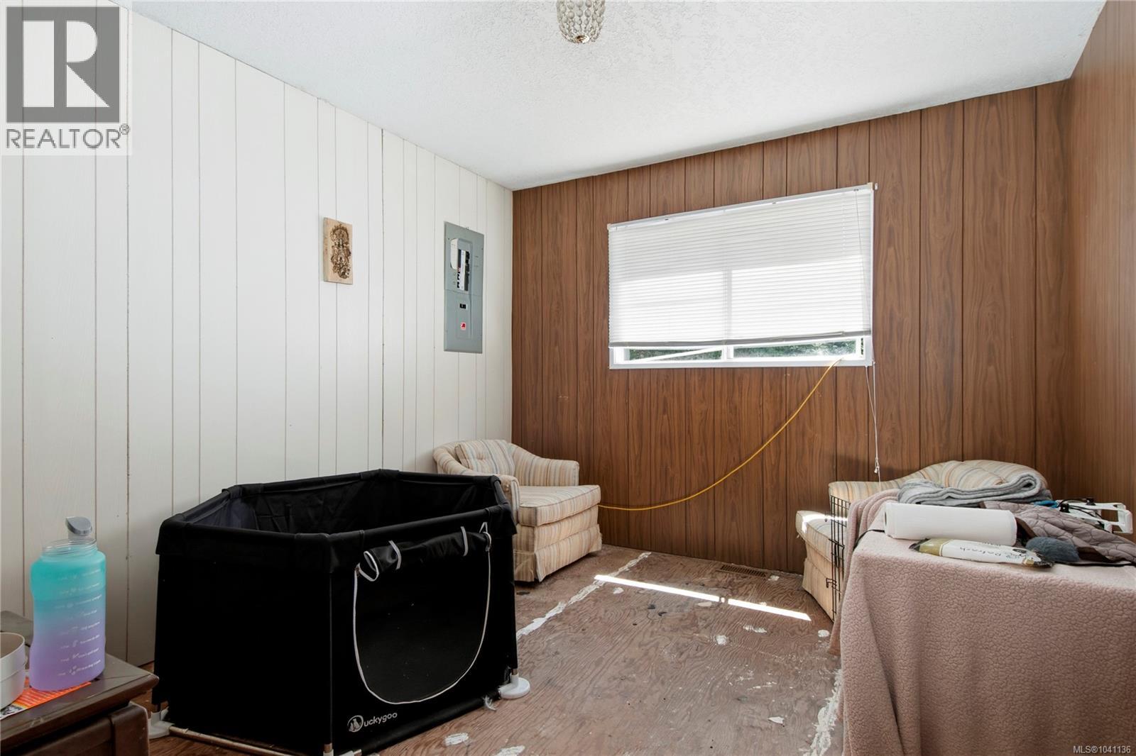 7602 Island Hwy N - 21