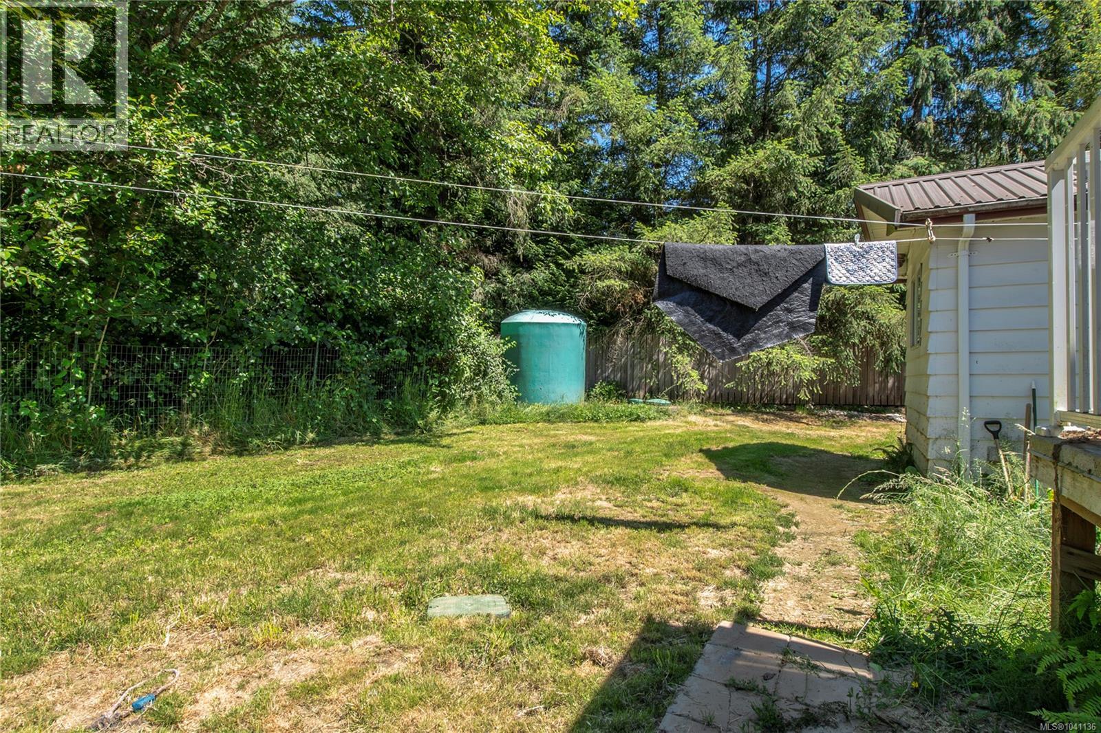 7602 Island Hwy N - 28