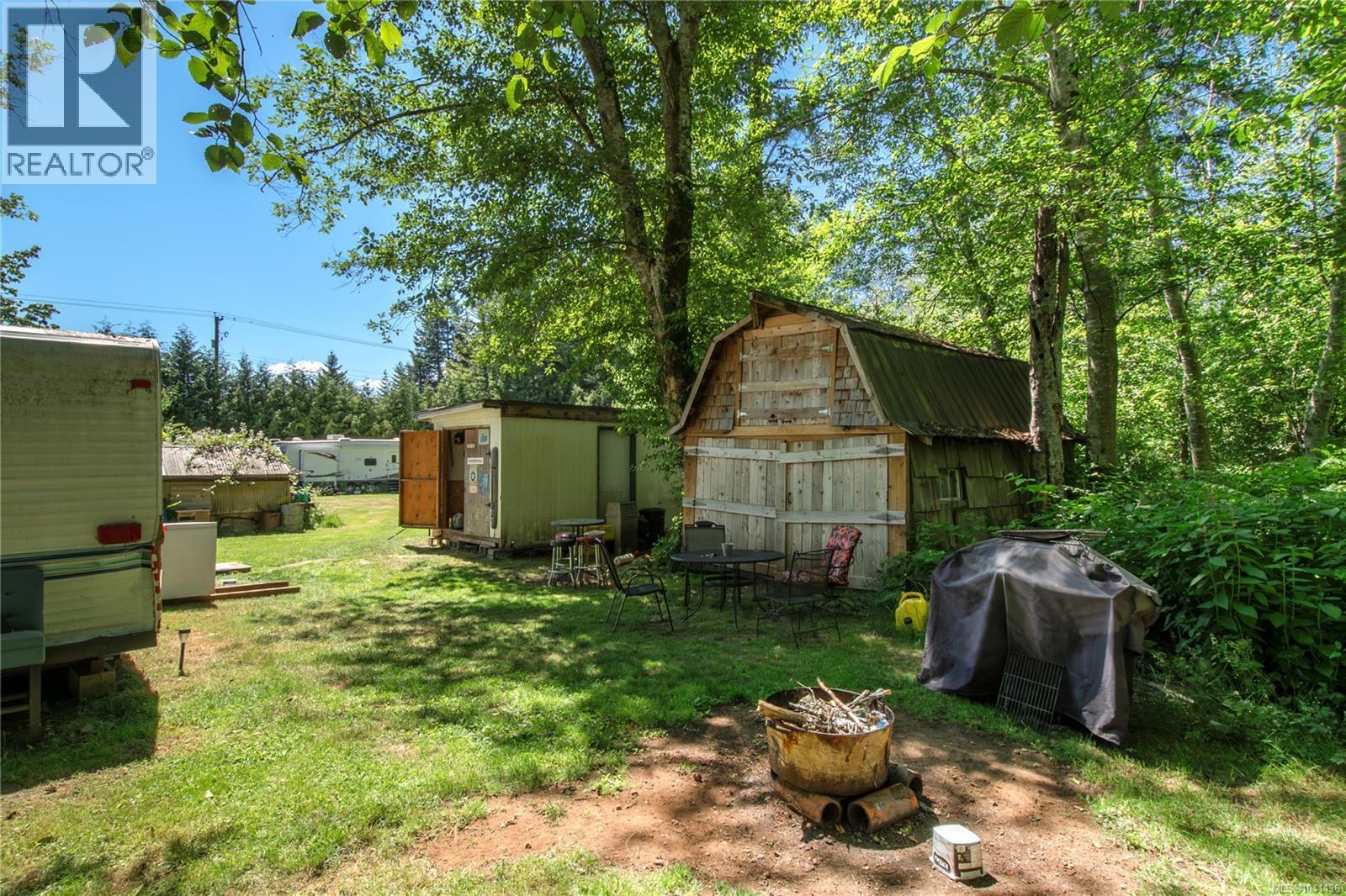 7602 Island Hwy N - 36