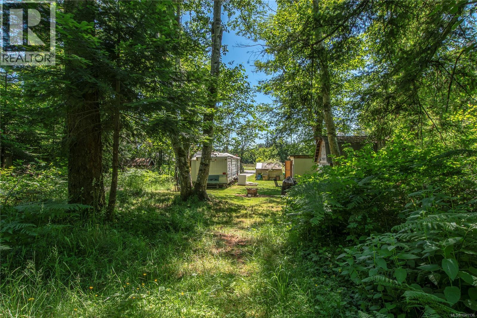 7602 Island Hwy N - 37