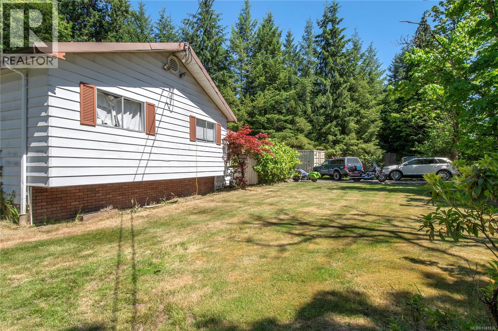 7602 Island Hwy N - 4