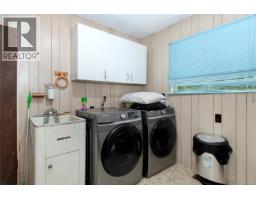 7602 Island Hwy N, Black Creek, BC V9J1G3 Photo 17