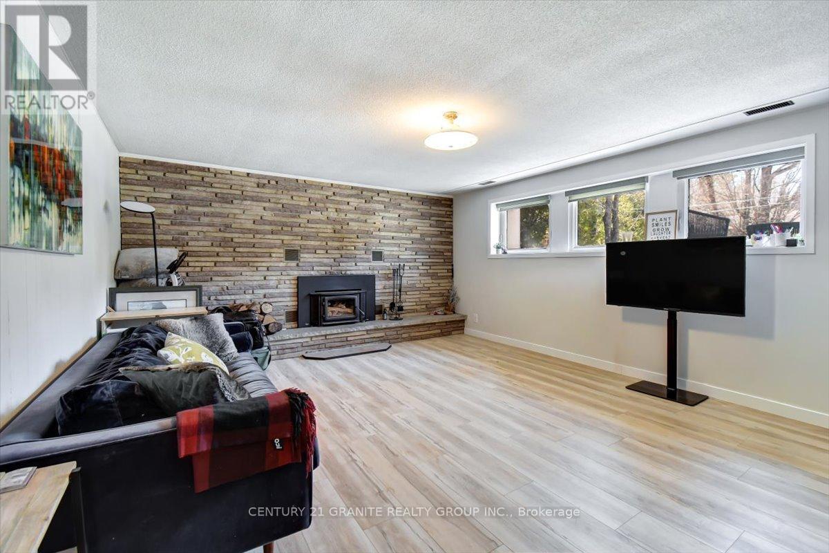 25 FOREST HILL ROAD - 23