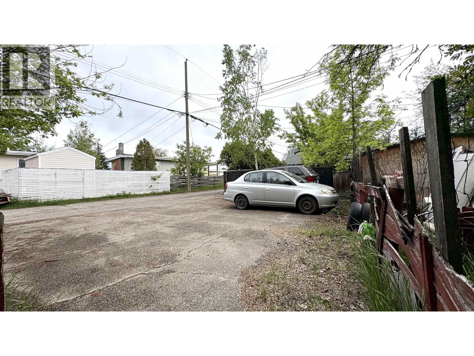 380 MOFFAT STREET - 11