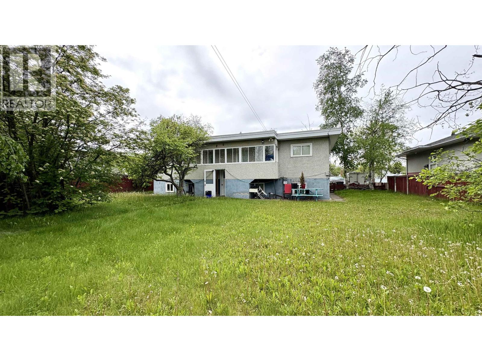 380 MOFFAT STREET - 10
