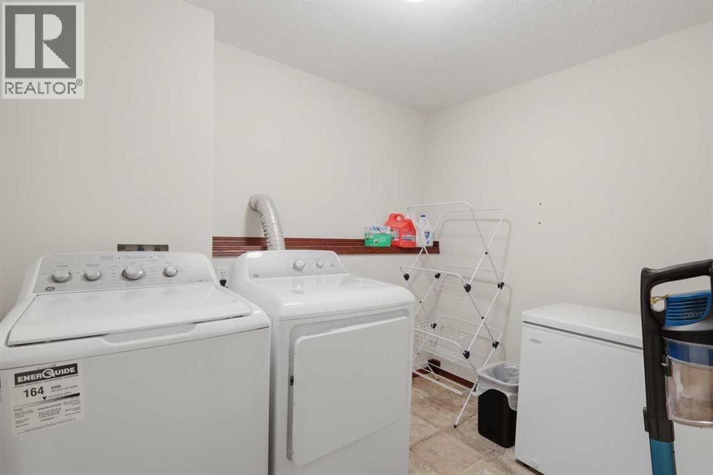 Laundry room with lots of storage space