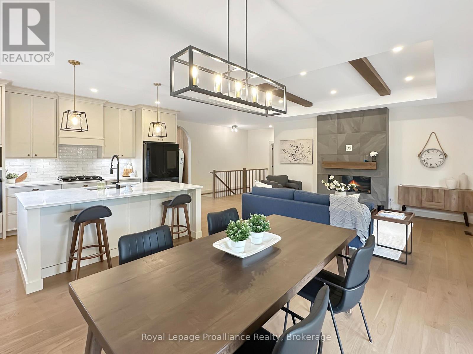 37 DEERVIEW DRIVE - 18