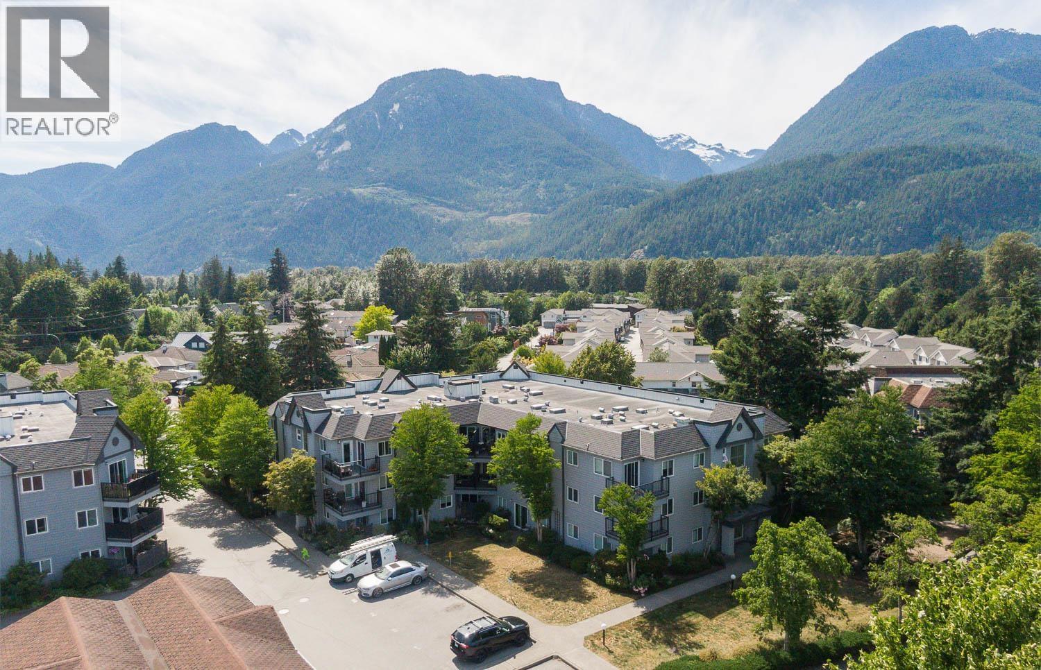 C306 40140 WILLOW CRESCENT, Squamish