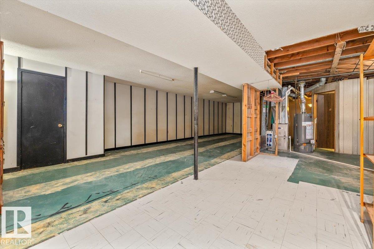 10544 53 AV NW - 24