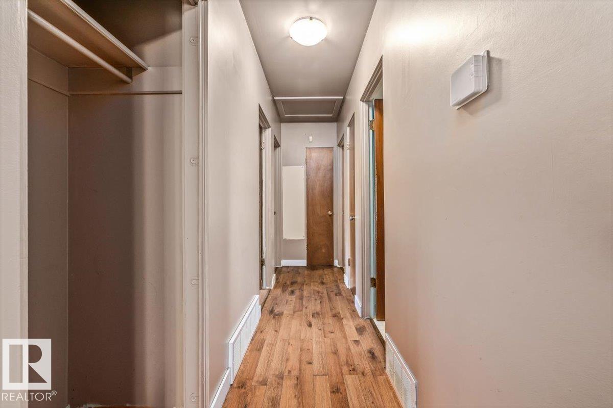 10544 53 AV NW - 15