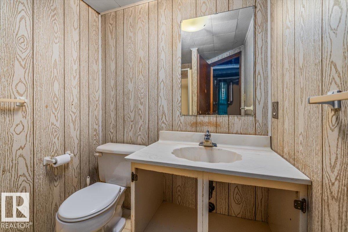 10544 53 AV NW - 30