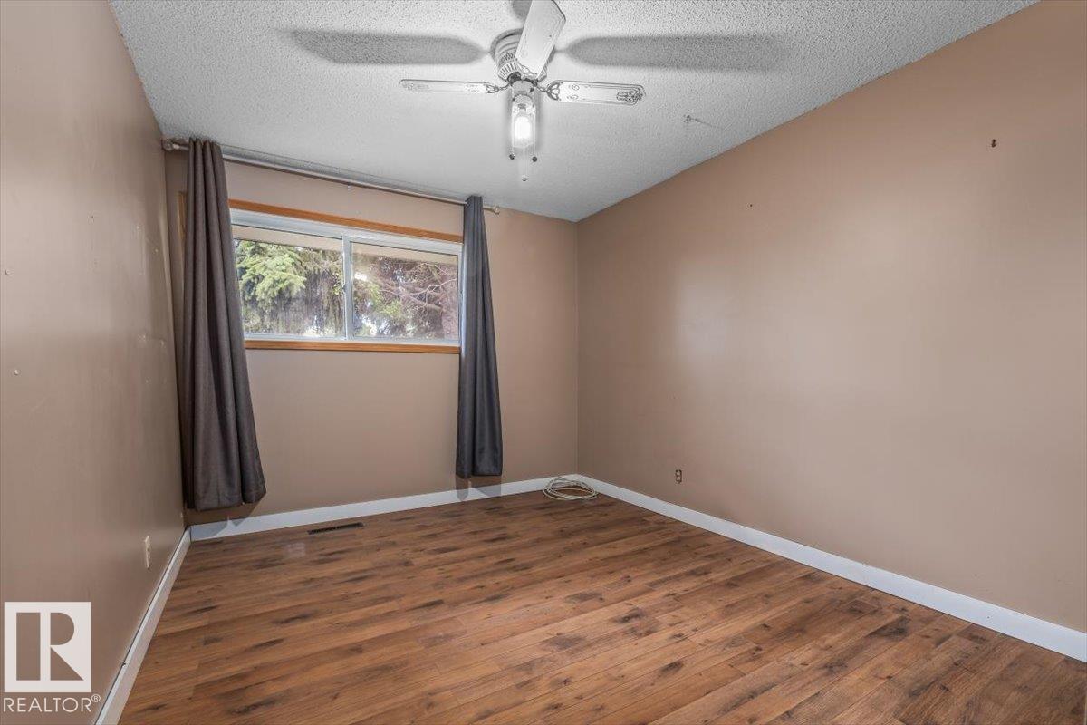 10544 53 AV NW - 16