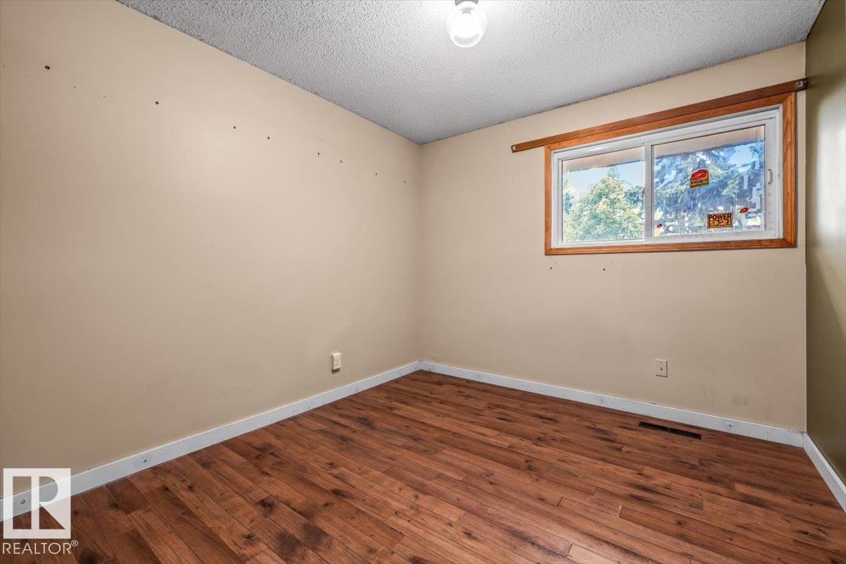 10544 53 AV NW - 20