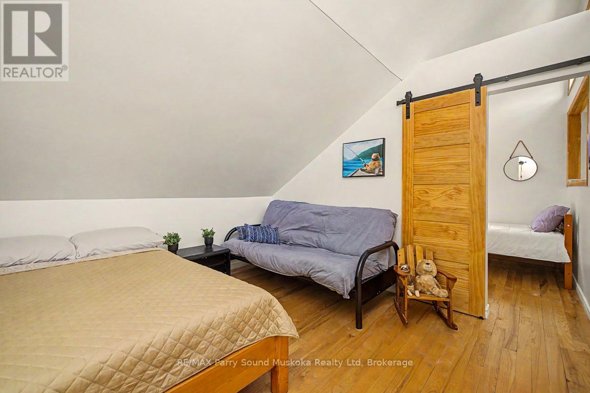 54-56 SHEBESHEKONG ESTATES ROAD S - 28