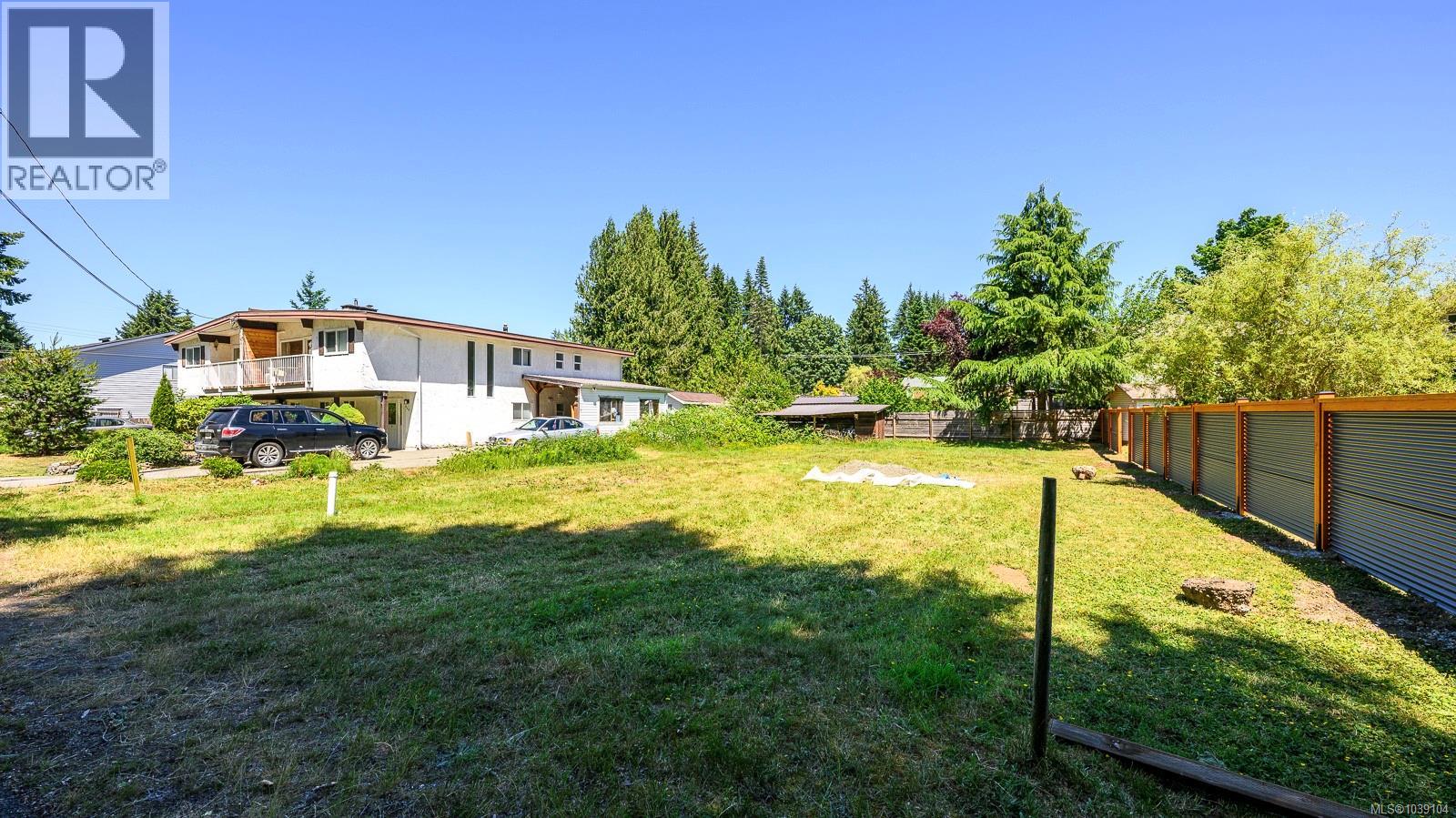 460 Willemar Ave, Courtenay — photo 2