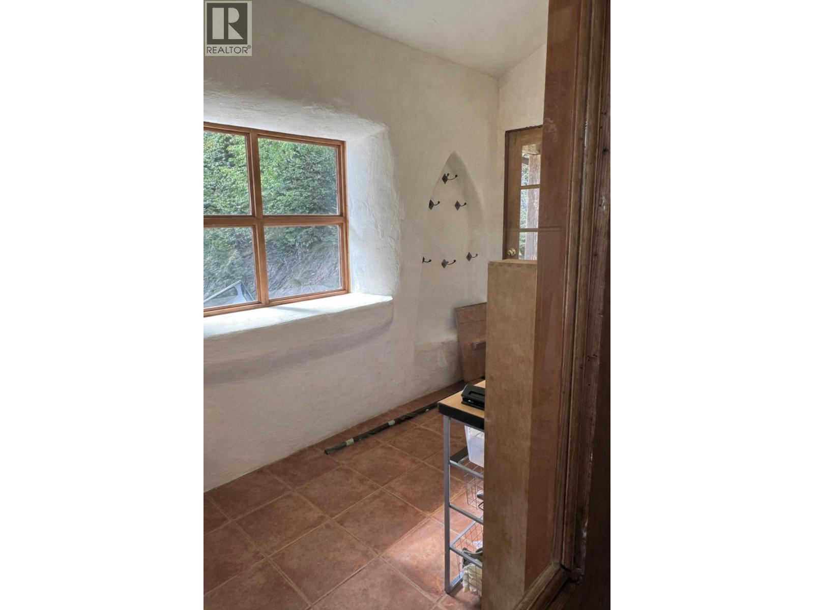 6001 Longbeach Road - 12