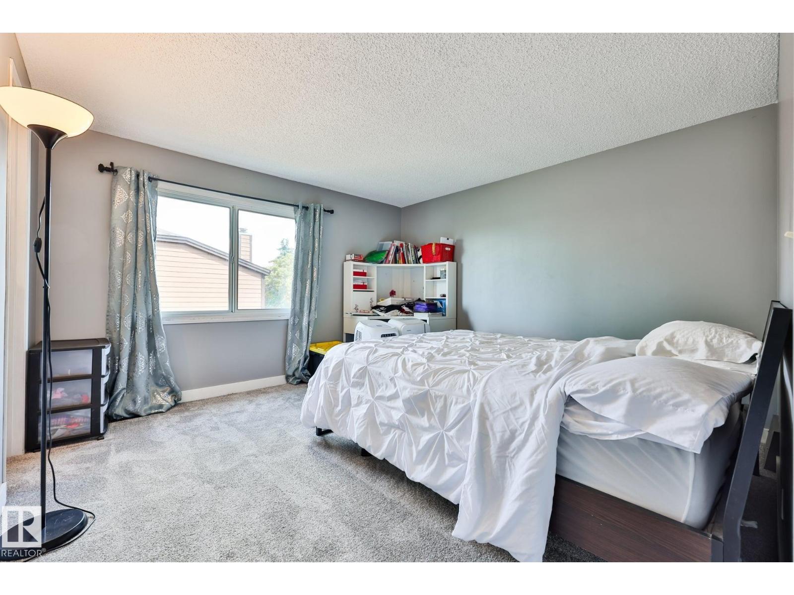 14567 52 ST NW - 9