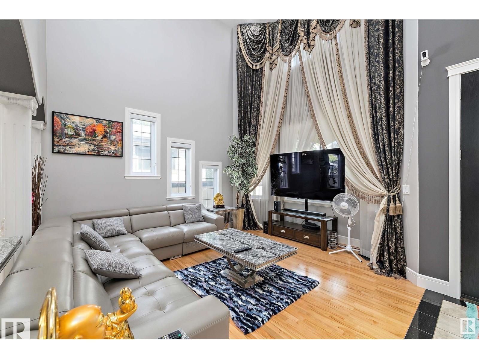 9544 154 ST NW - 10