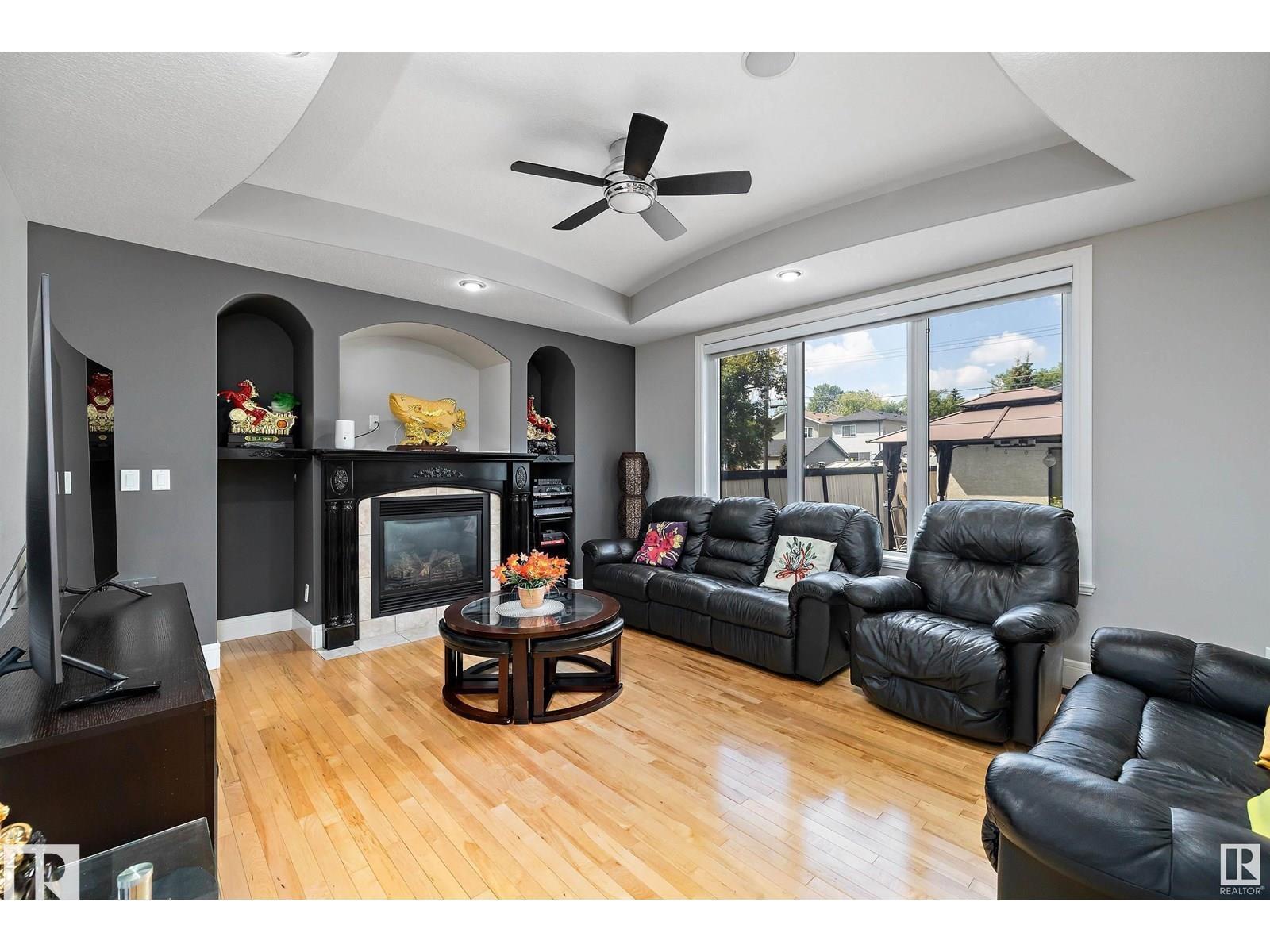 9544 154 ST NW - 11
