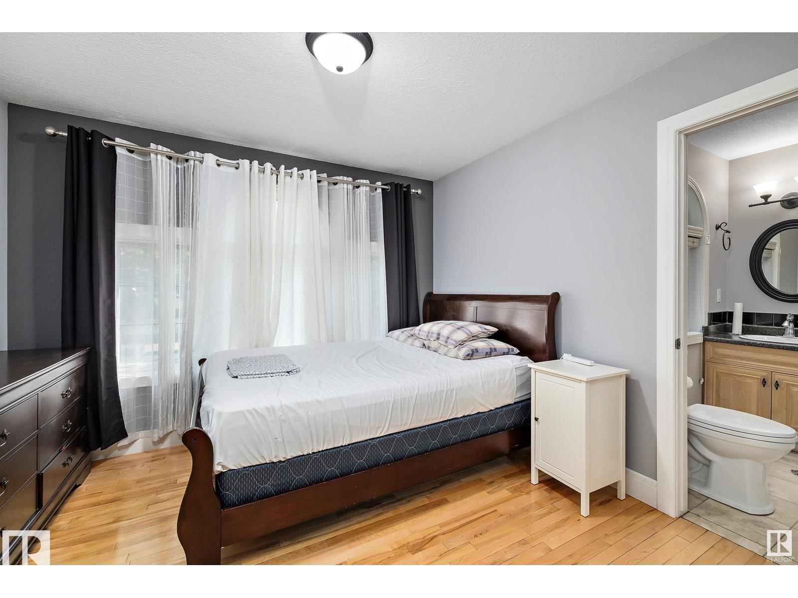 9544 154 ST NW - 30